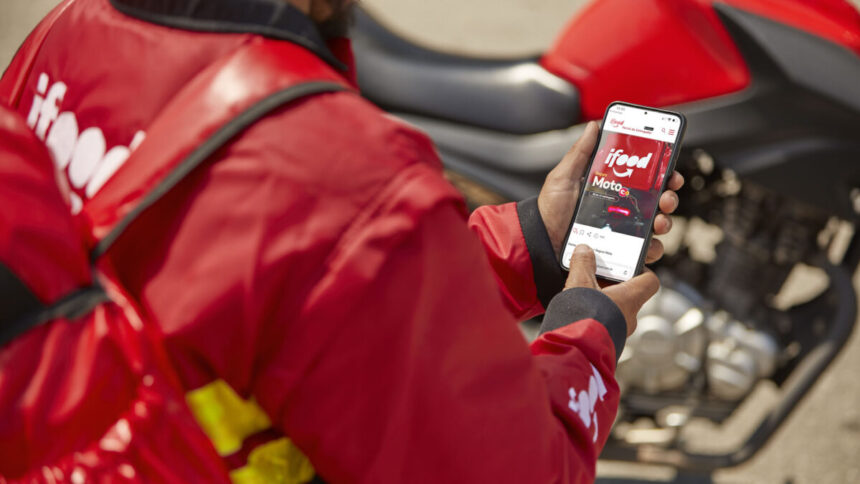 iFood e Uber negociam com governo inclusão na plataforma Celular Seguro iFood e Uber negociam com governo inclusão na plataforma Celular Seguro