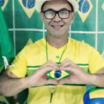 Vídeo mostra momento em que homem-bomba explode em frente ao STF Vídeo mostra momento em que homem-bomba explode em frente ao STF