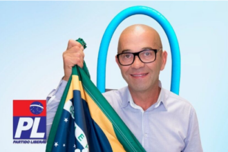 Antes de se matar, “Tiu França”, o terrorista bolsonarista, atirou artefatos contra o STF Antes de se matar, “Tiu França”, o terrorista bolsonarista, atirou artefatos contra o STF