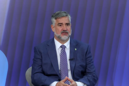 Pimenta vê “retaguarda” a terrorista e afirma que anistia neste momento é estimular impunidade Pimenta vê “retaguarda” a terrorista e afirma que anistia neste momento é estimular impunidade