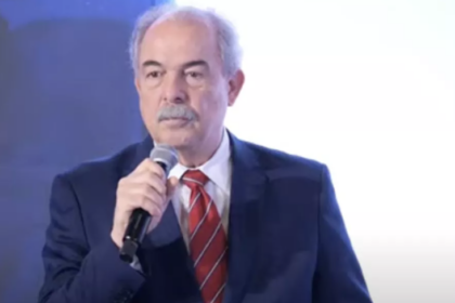 Mercadante assume o compromisso de recuperar o Museu Nacional, no Rio de Janeiro Mercadante assume o compromisso de recuperar o Museu Nacional, no Rio de Janeiro