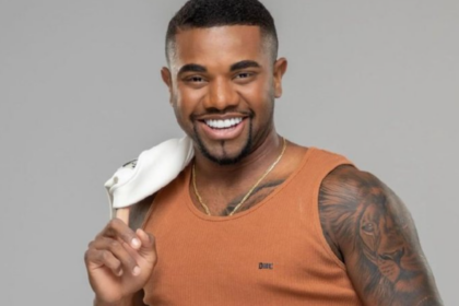 Davi Brito é flagrado em bar com ex-namorada de influenciador baiano Davi Brito é flagrado em bar com ex-namorada de influenciador baiano