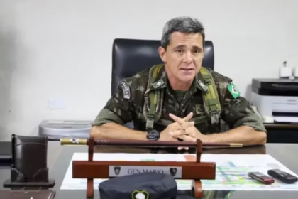 General golpista vibrou após quebra-quebra na PF: “Pau tá comendo” General golpista vibrou após quebra-quebra na PF: “Pau tá comendo”