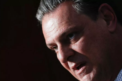 Ministro critica Carrefour por suspensão de carnes do Mercosul e apoia boicote dos frigoríficos Ministro critica Carrefour por suspensão de carnes do Mercosul e apoia boicote dos frigoríficos