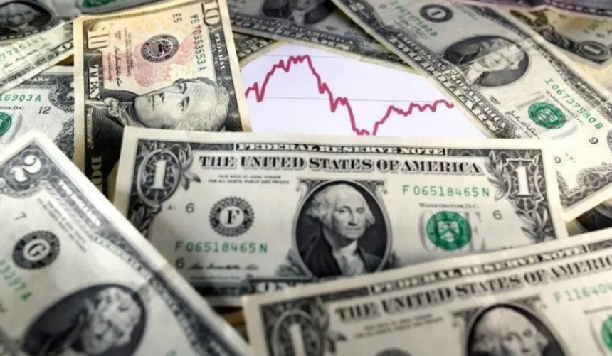 Dólar oscila com prévia da inflação e expectativa por medidas fiscais; bolsa sobe Dólar oscila com prévia da inflação e expectativa por medidas fiscais; bolsa sobe