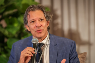 Na TV, Haddad diz que pacote gerará economia de R$ 70 bi em dois anos Na TV, Haddad diz que pacote gerará economia de R$ 70 bi em dois anos