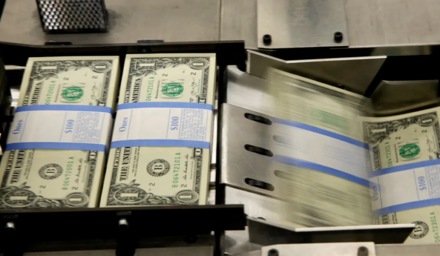 Dólar bate R$ 6 pela 1ª vez na história com pacote fiscal e isenção do IR; bolsa cai Dólar bate R$ 6 pela 1ª vez na história com pacote fiscal e isenção do IR; bolsa cai