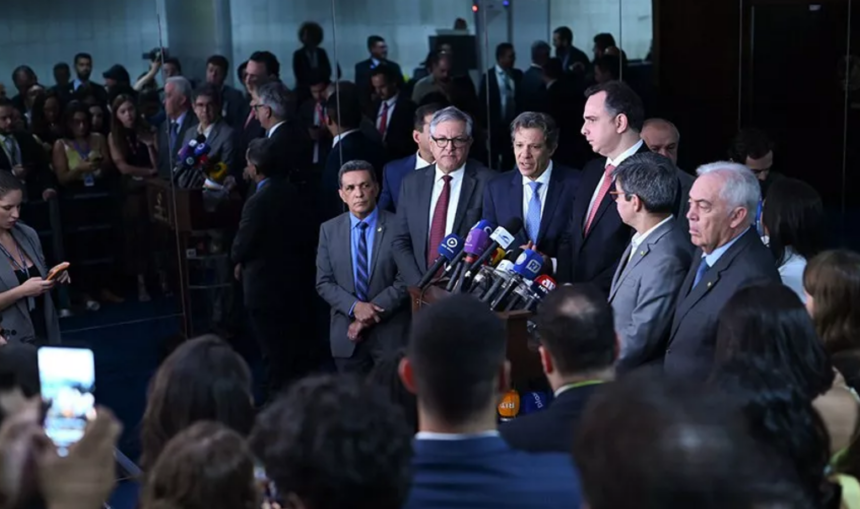 Câmara e Senado devem votar corte de gastos antes do recesso, diz Pacheco Câmara e Senado devem votar corte de gastos antes do recesso, diz Pacheco