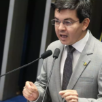 Randolfe Rodrigues confirma incômodo de parlamentares após decisão do STF sobre emendas