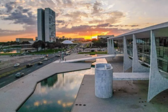 Planalto pede liberação de R$ 7,8 bilhões em emendas após decisão de Dino Planalto pede liberação de R$ 7,8 bilhões em emendas após decisão de Dino