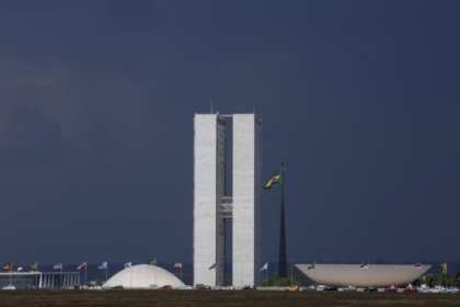 Governo não fecha acordo na CCJ para pautar PEC sobre corte de gastos Governo não fecha acordo na CCJ para pautar PEC sobre corte de gastos