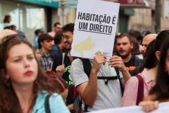 Lisboa aprova realização de referendo para proibir aluguel de apartamentos para turistas Lisboa aprova realização de referendo para proibir aluguel de apartamentos para turistas