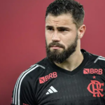 Flamengo corre para renovar com campeão da Copa do Brasil com Filipe Luis após sondagens da Europa Flamengo corre para renovar com campeão da Copa do Brasil com Filipe Luis após sondagens da Europa