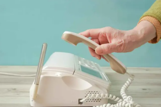 Golpistas são enganados por IA que imita idosa ao telefone; entenda Golpistas são enganados por IA que imita idosa ao telefone; entenda