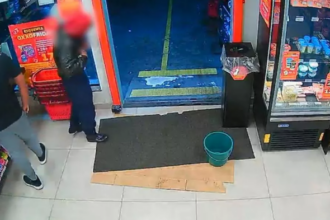 PM que matou jovem negro com 11 tiros em supermercado de SP é preso PM que matou jovem negro com 11 tiros em supermercado de SP é preso