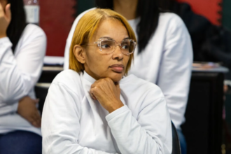 Flordelis passa mal na cadeia após agentes encontrarem celular em cela