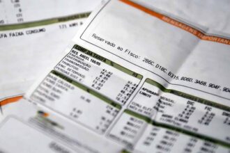 Aneel aciona bandeira verde para dezembro. Energia ficará mais barata Aneel aciona bandeira verde para dezembro. Energia ficará mais barata