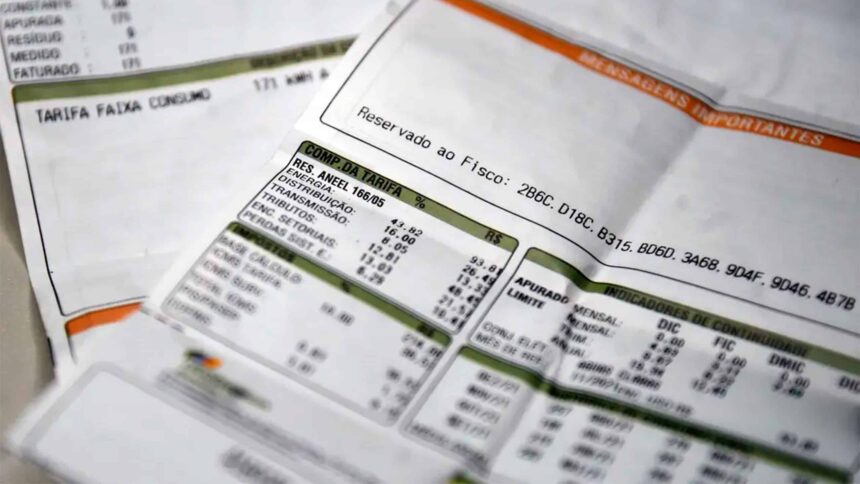 Aneel aciona bandeira verde para dezembro. Energia ficará mais barata Aneel aciona bandeira verde para dezembro. Energia ficará mais barata
