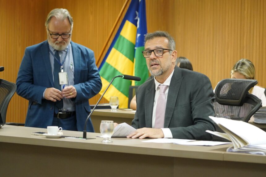 Renato de Castro delibera na Comissão de Tributação, Finanças e Orçamento sobre 23 processos contendo relatórios financeiros Renato de Castro delibera na Comissão de Tributação, Finanças e Orçamento sobre 23 processos contendo relatórios financeiros