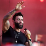 Gusttavo Lima recebe alta hospitalar após três dias internado e show cancelado Gusttavo Lima recebe alta hospitalar após três dias internado e show cancelado