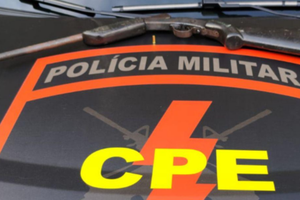 Homem é preso por porte ilegal de arma após disparos no Jardim Esperança Homem é preso por porte ilegal de arma após disparos no Jardim Esperança