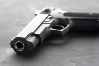 Suspeito de disparo de arma de fogo é preso no Jardim Esperança Suspeito de disparo de arma de fogo é preso no Jardim Esperança