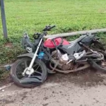 Motociclista morre e garupa fica gravemente ferido durante acidente na BR-153 Motociclista morre e garupa fica gravemente ferido durante acidente na BR-153