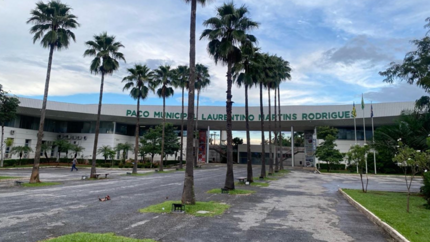 Renato assumirá a prefeitura de Goianésia com dívidas de aproximadamente R$ 70 milhões Renato assumirá a prefeitura de Goianésia com dívidas de aproximadamente R$ 70 milhões