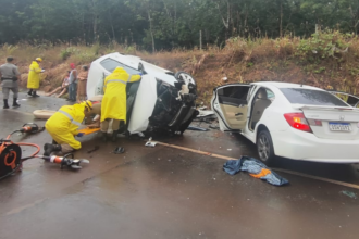 Urgente: Colisão frontal na GO-230, saída para Cirilândia, deixa 4 feridos e 1 morto Urgente: Colisão frontal na GO-230, saída para Cirilândia, deixa 4 feridos e 1 morto