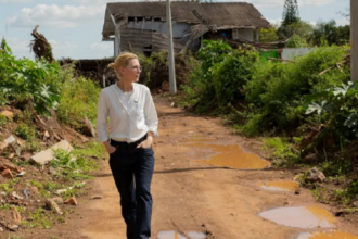 Cate Blanchett visita cidades afetadas pelas enchentes no RS em missão da ONU Cate Blanchett visita cidades afetadas pelas enchentes no RS em missão da ONU
