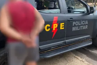 Foragido da Justiça por estupro de vulnerável é preso por policiais da CPE Foragido da Justiça por estupro de vulnerável é preso por policiais da CPE