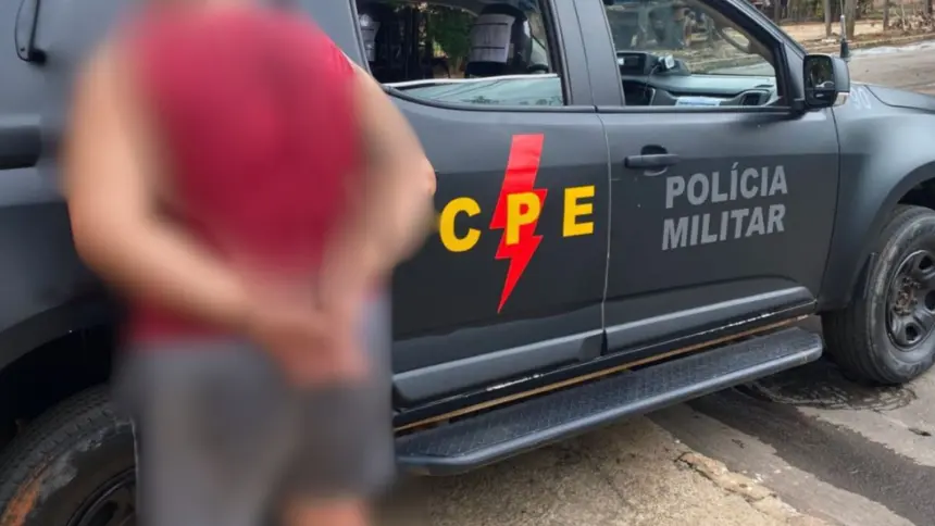 Foragido da Justiça por estupro de vulnerável é preso por policiais da CPE Foragido da Justiça por estupro de vulnerável é preso por policiais da CPE