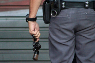 Cinco PMs são presos acusados de extorquir comerciantes em SP