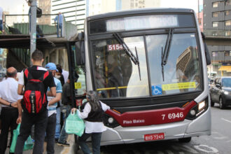 Tarifa de ônibus na cidade de São Paulo deve ficar entre R$ 5 e R$ 5,20, aponta SPTrans