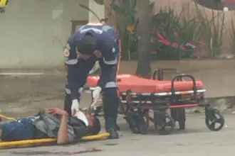 Grave acidente entre carro e moto é registrado próximo à rodoviária