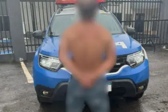 Homem é preso por agredir e ameaçar companheira no Bairro Nossa Senhora da Penha Homem é preso por agredir e ameaçar companheira no Bairro Nossa Senhora da Penha