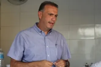 Leonardo Menezes ignora decisão do TCM e realiza novas nomeações irregulares Leonardo Menezes ignora decisão do TCM e realiza novas nomeações irregulares