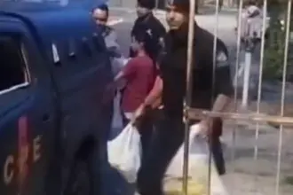 Militares da CPE se mobilizam para distribuir cestas básicas a famílias carentes em Goianésia e Jaraguá Militares da CPE se mobilizam para distribuir cestas básicas a famílias carentes em Goianésia e Jaraguá