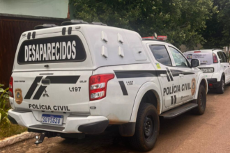 Polícia localiza adolescente de 13 anos que havia desaparecido após entrar em carro de app Polícia localiza adolescente de 13 anos que havia desaparecido após entrar em carro de app