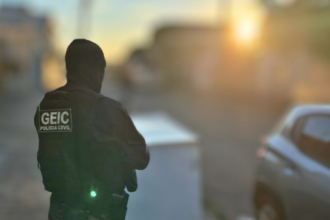 PCGO prende investigado por ajudar outro a matar mãe e padrasto de ex após fim de relacionamento