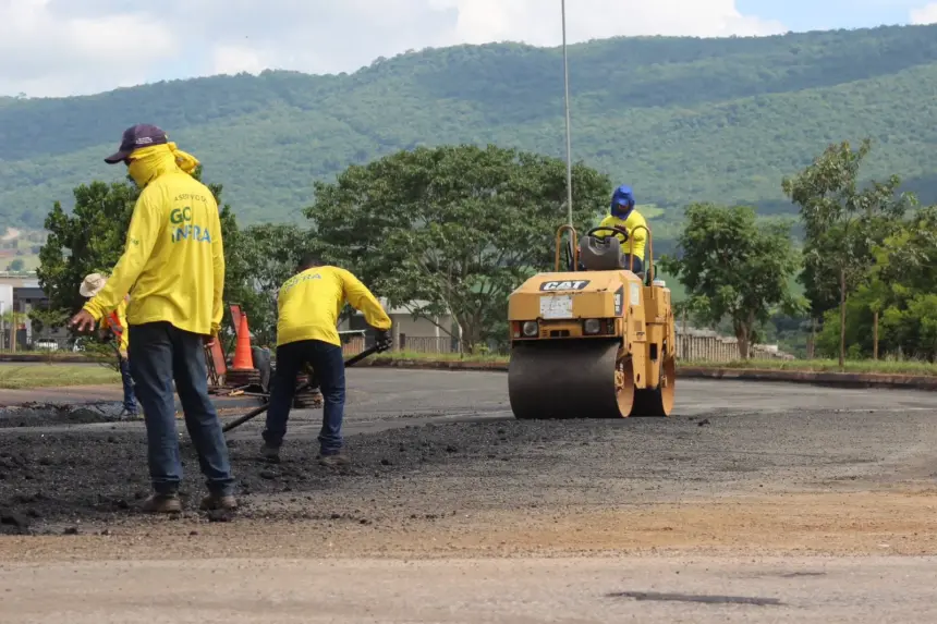 “Uma das nossas prioridades é resolver os problemas de infraestrutura asfáltica de Goianésia”, afirma Renato de Castro “Uma das nossas prioridades é resolver os problemas de infraestrutura asfáltica de Goianésia”, afirma Renato de Castro
