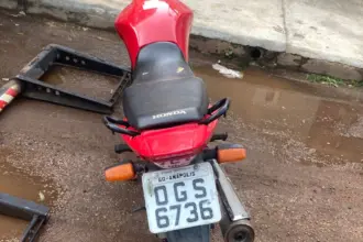 Veículo com placa de Anápolis é recuperado pela Polícia Militar em Goianésia Veículo com placa de Anápolis é recuperado pela Polícia Militar em Goianésia