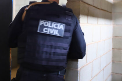 PCGO prende suspeitos de abusar sexualmente de criança de 10 anos mediante pagamento PCGO prende suspeitos de abusar sexualmente de criança de 10 anos mediante pagamento