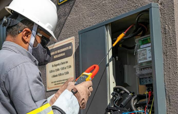 Homem é preso em flagrante por furto de energia elétrica, em Trindade Homem é preso em flagrante por furto de energia elétrica, em Trindade