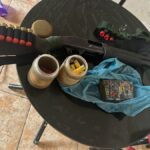 Mulher de 18 anos é presa em flagrante por tráfico de drogas e posse ilegal de arma de fogo