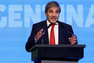 Argentina Registra Superávit Financeiro em 2024 Após 14 Anos  Argentina Registra Superávit Financeiro em 2024 Após 14 Anos