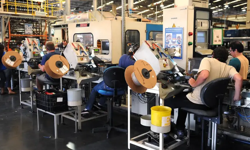 CNI: empresários industriais voltam a ficar pessimistas pela primeira vez em 20 meses CNI: empresários industriais voltam a ficar pessimistas pela primeira vez em 20 meses