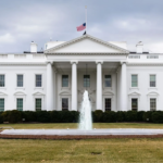 Casa Branca suspende cancelamento de gastos com assistência e evita crise social nos EUA