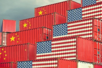 China atinge superávit de US$ 1 trilhão: impacto na economia global e na guerra comercial China atinge superávit de US$ 1 trilhão: impacto na economia global e na guerra comercial