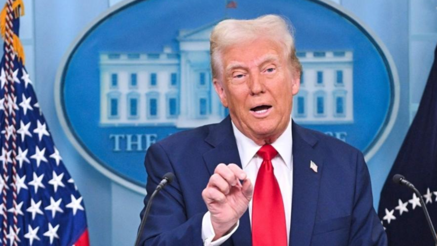 Tarifas dos EUA sobre México, Canadá e China entram em vigor e impactam economia global Tarifas dos EUA sobre México, Canadá e China entram em vigor e impactam economia global